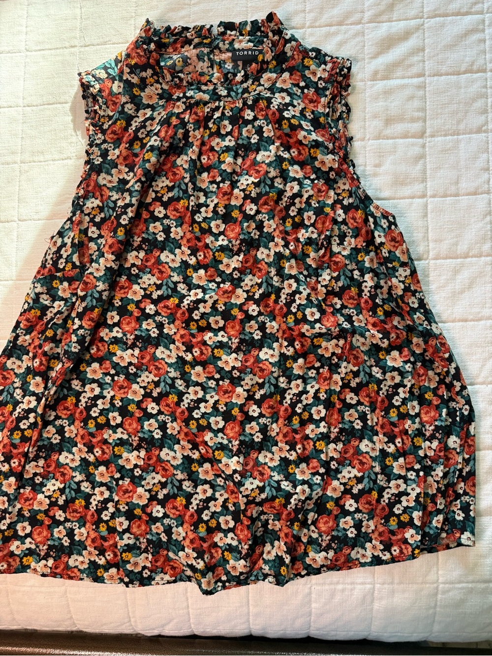 torrid Black Floral Top with Red & Cream Blooms Size 0/Large